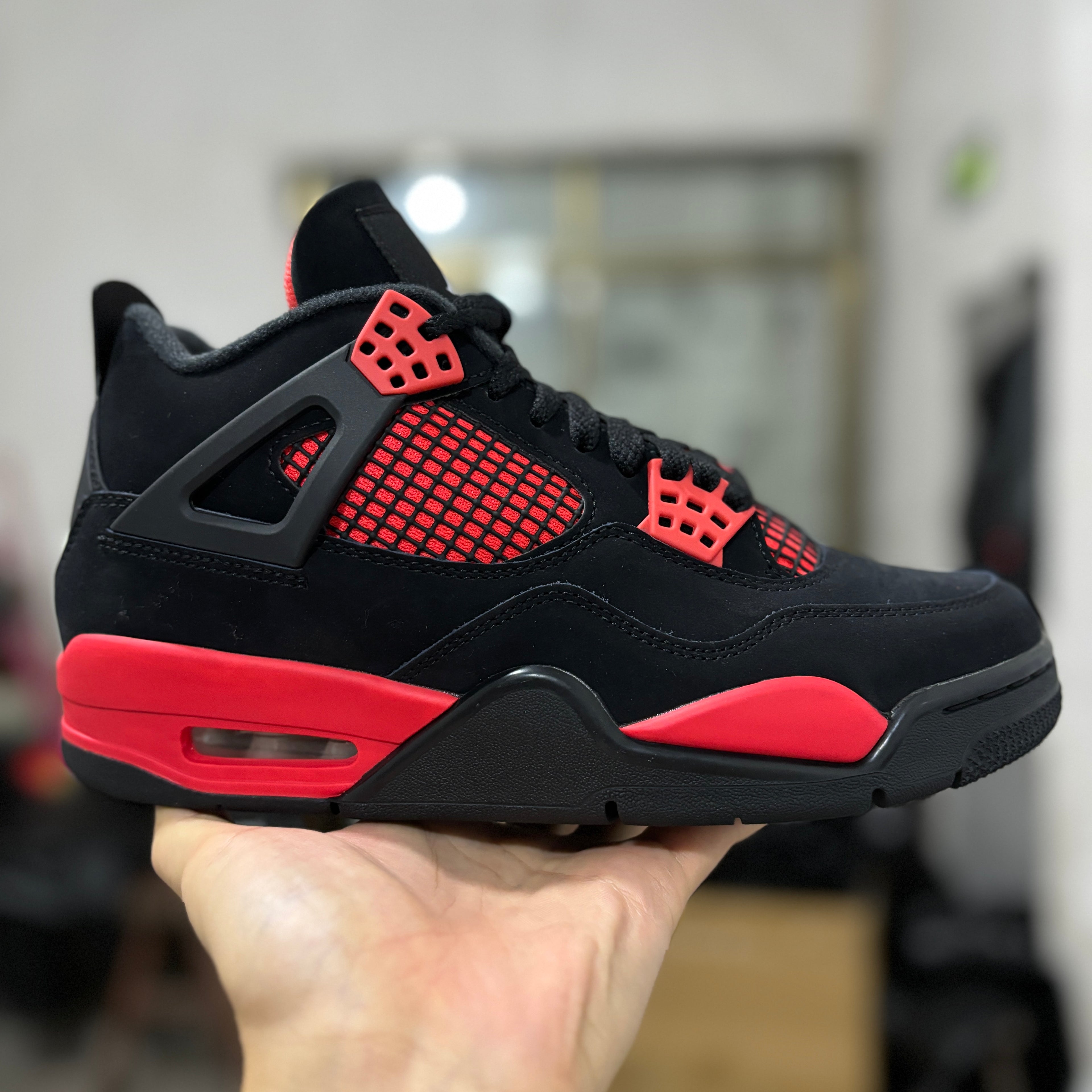 Jordan 4 red thunder