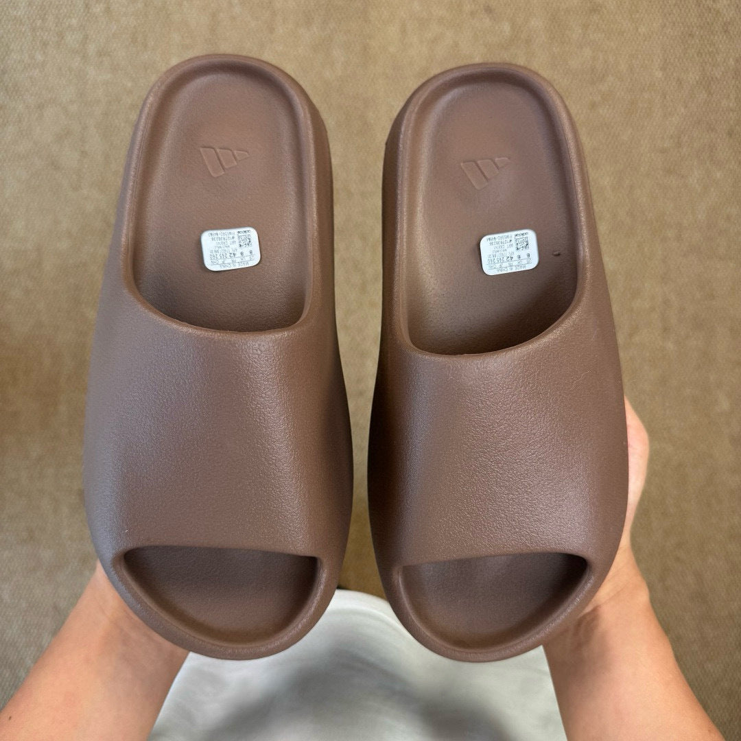 Yeezy slide brown